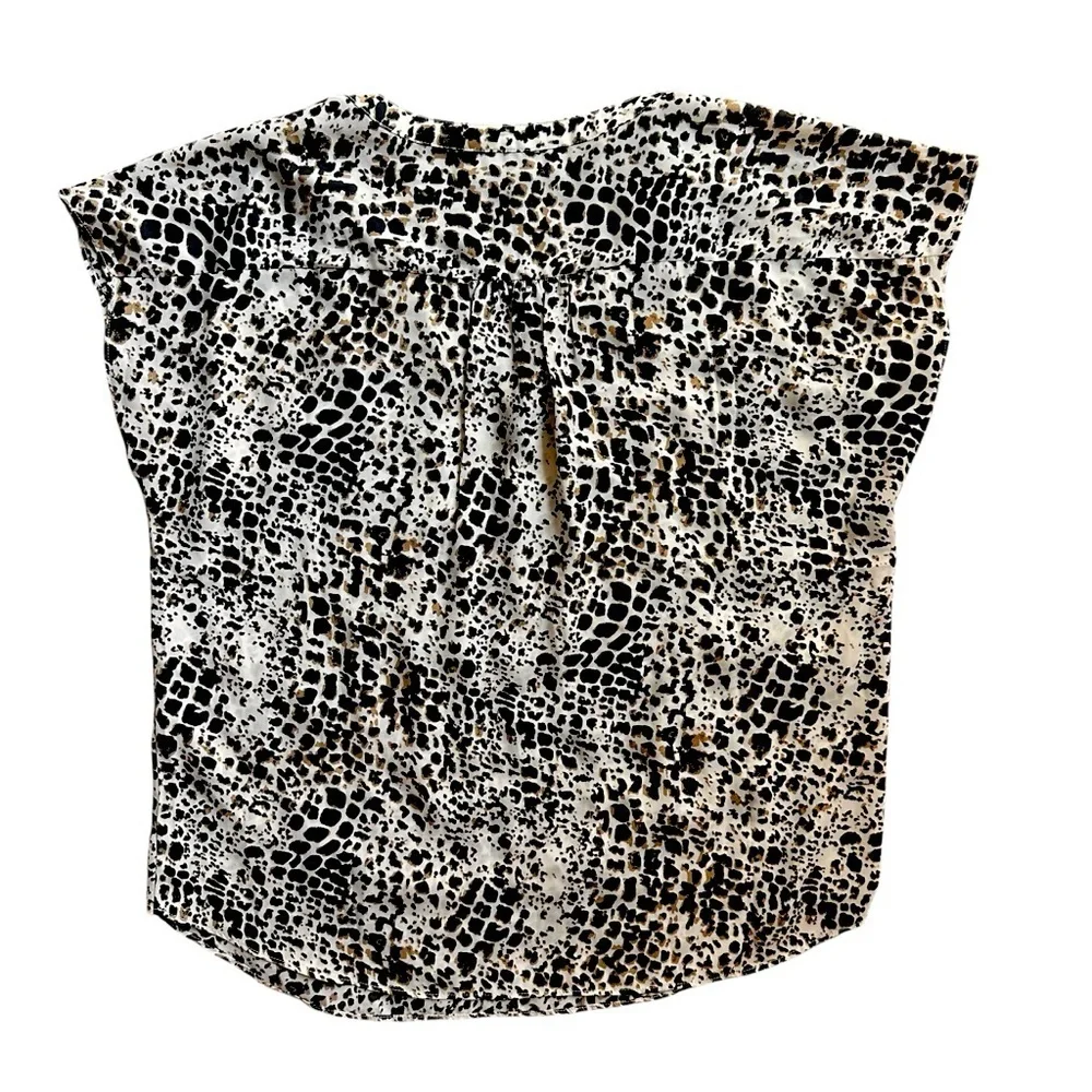 Banana Republic SS Print Dolman Blouse Medium Animal Spot Neutral Black Tan - Picture 6 of 6